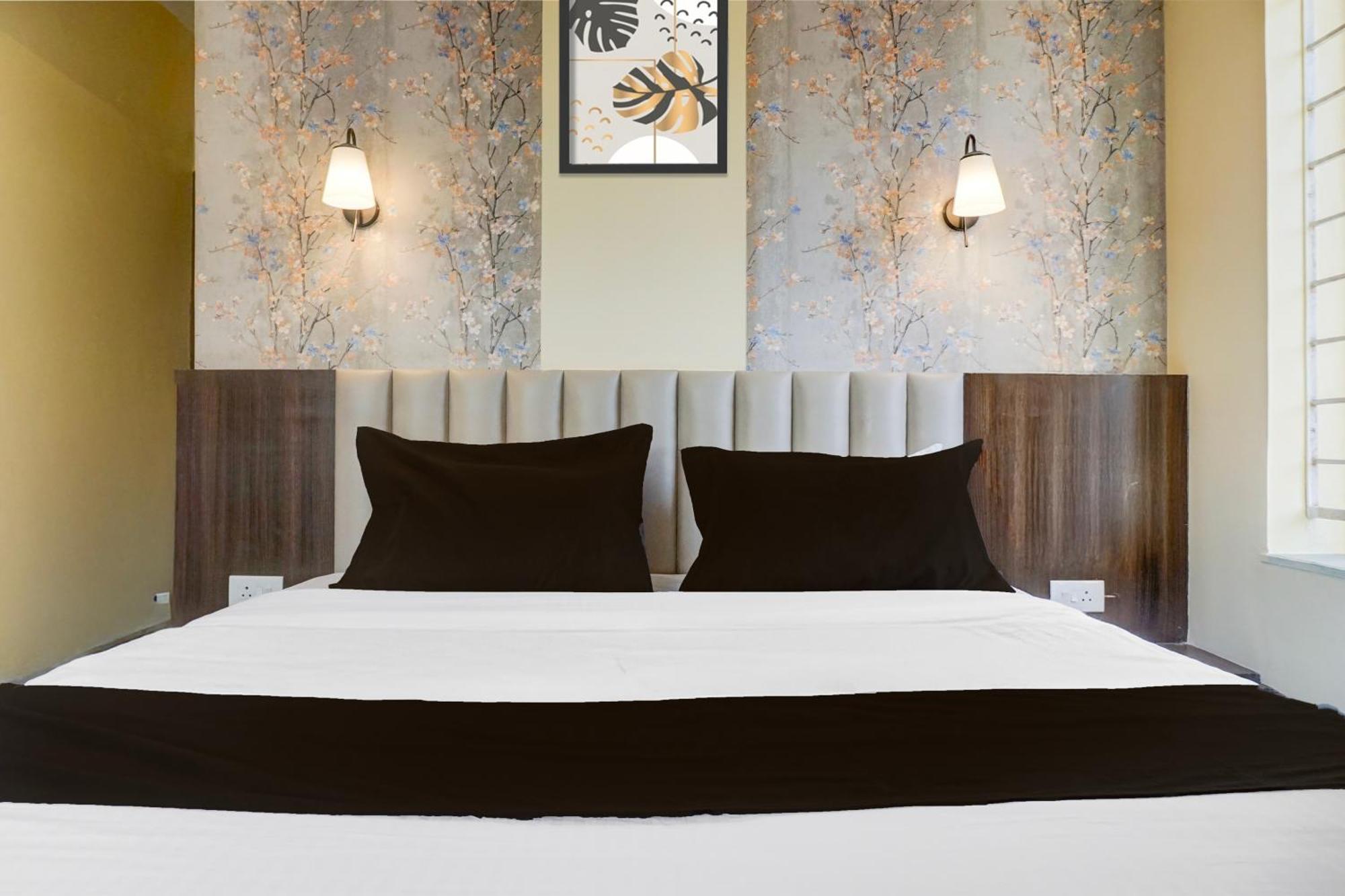 Super Collection O Veerbhadra Nagar Baner Hotel Meribel Village Ngoại thất bức ảnh