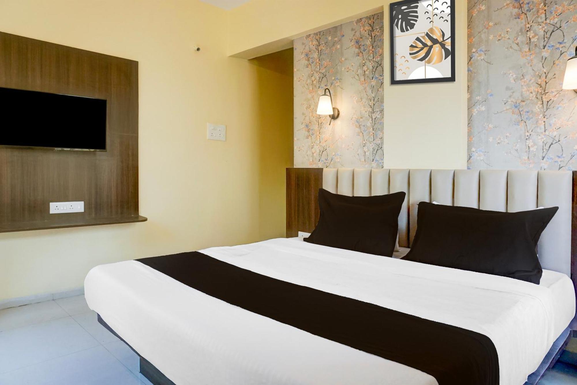 Super Collection O Veerbhadra Nagar Baner Hotel Meribel Village Ngoại thất bức ảnh